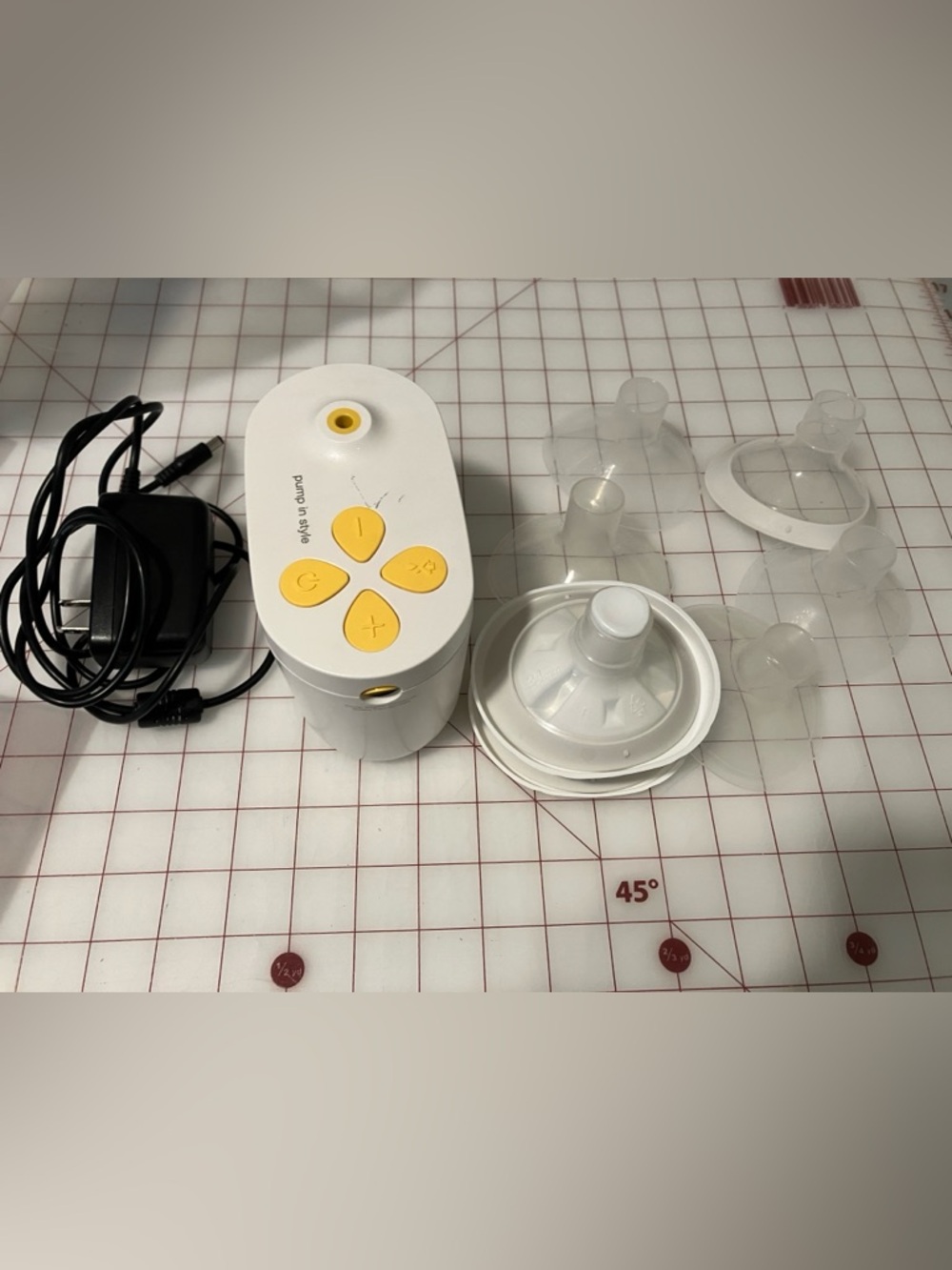 Medela Pump In Style With Wall Cord and 5 Sz 24 Flanges